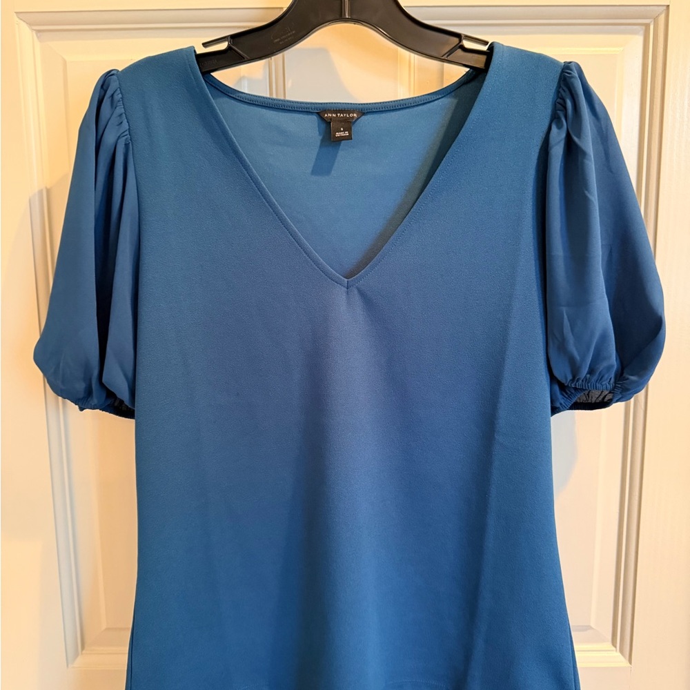 Ann Taylor Teal V-Neck Puff Sleeve Blouse